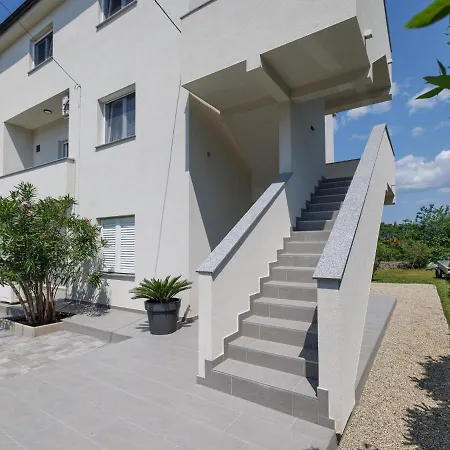 Appartement In Ilo On Krk Island Šilo