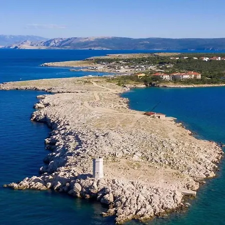 Spacious With Private Terrace Near Sea Daire Šilo