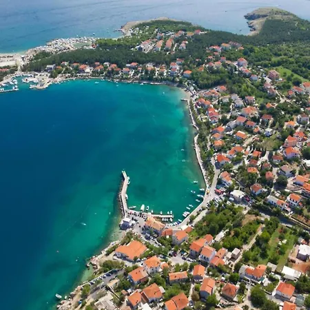Spacious With Private Terrace Near Sea Šilo